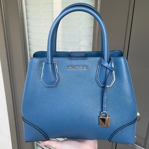 SOLD❤️ Authentic Michael Kors Mercer Bag